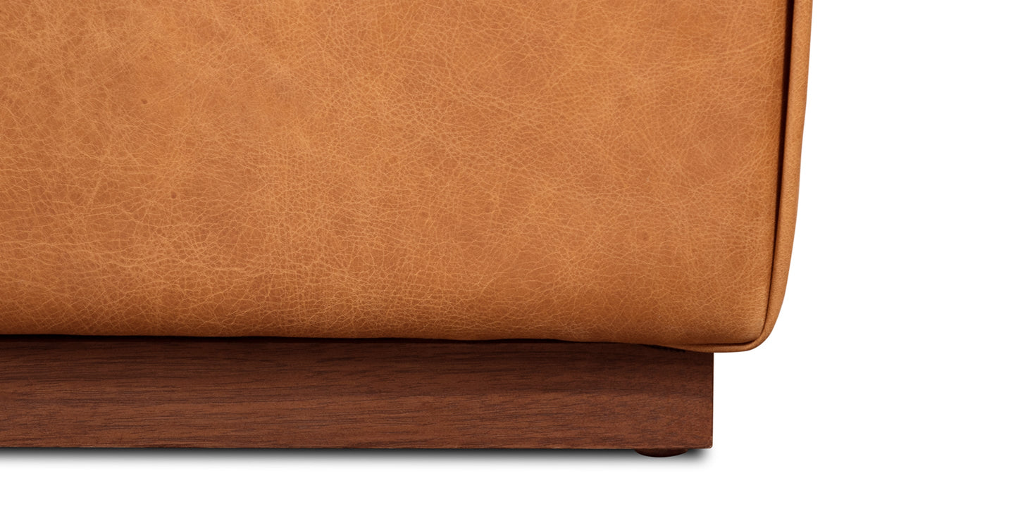 Pouf in pelle Jarmo con tavolo in noce